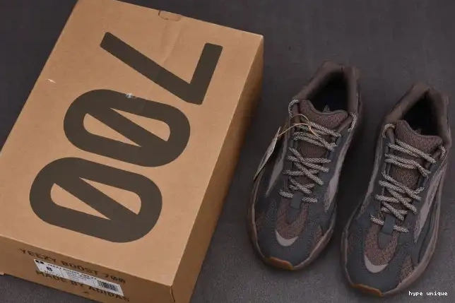 hype V2 'Mauve' 700 Yeezy Boost GZ0724 ADIDAS 0513